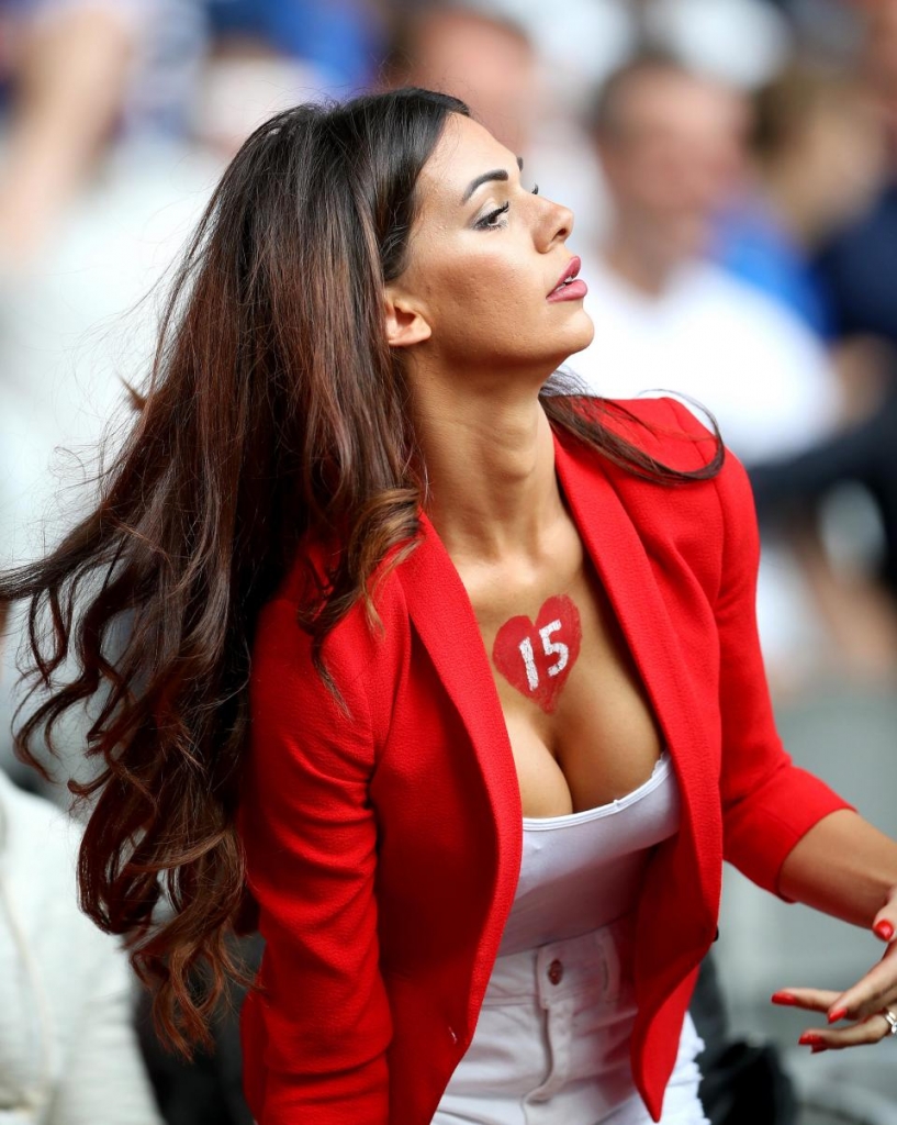 Erjona, “Viktoria Beckham” shqiptar boton “Sekrete përvëluese nga dhomat e Seria A”