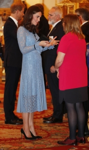 Më në fund Kate Middleton shfaqet me bark të rrumbullakosur