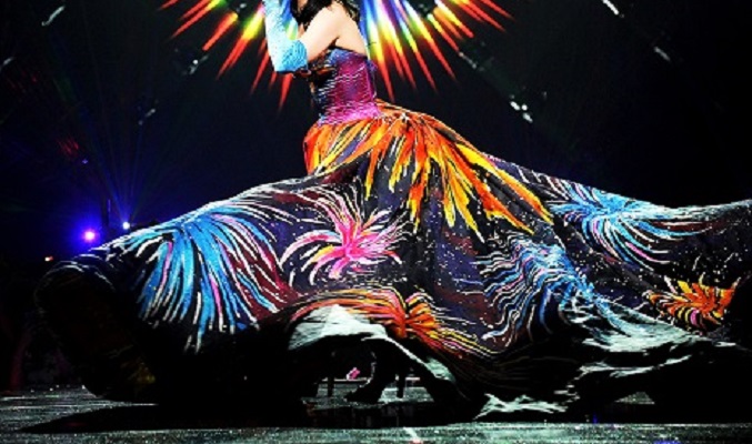 Kishte pranifikuar koncert në Kinë, por ata e dënojnë