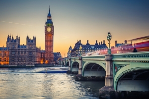 Londra planifikon të hedhë në treg makinat e para autonome