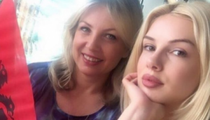 Reagon mamaja e Viola Spiros :”Larg duart nga e bija ime!