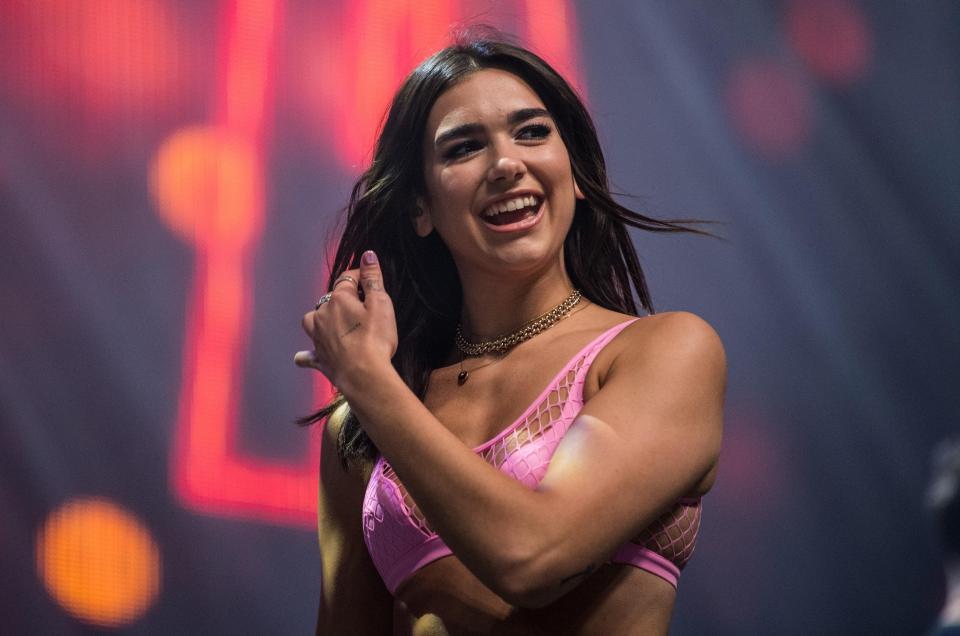 Dua Lipa na tregon titullin e këngës më të re