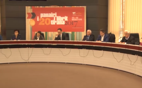 Skandali me ambasadorin në Panairin e Tiranës