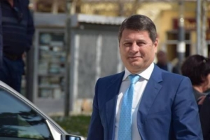 Denoncimi për vëllain/ Ndreu i përgjigjet me filozofi Berishës