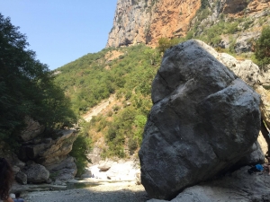Tropojë, gjendet trupi i 56-vjeçarit të zhdukur,poshtë një shkëmbi
