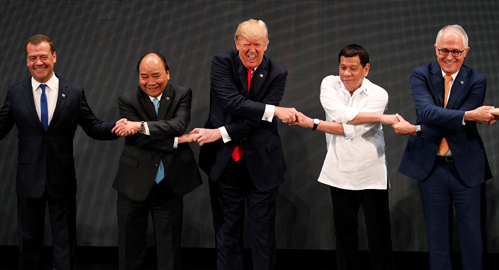 Përshëndetja filipinase që i ‘hoqi trurin’ presidentit Trump, ja gafa e radhës