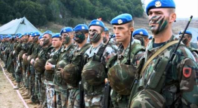Ja katër ushtarakët shqiptarë që dezertuar në Londër!