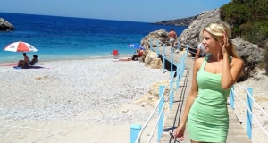 Arrestohet i dashuri i gazetares seksi shqiptare. Bosi i kokainës në Itali