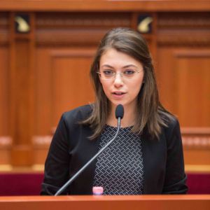 Deputetja e LSI i shkruan një letër Lu dhe Vlahutin: U ndjeva e dhunuar nga qëndrimi juaj … nuk thoni te verteten