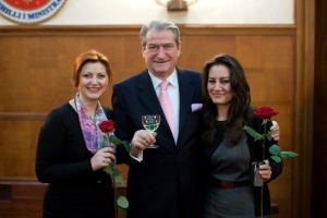 Erla Mehilli, sqaron Kryeministrin Rama per sherbimin e skanerit