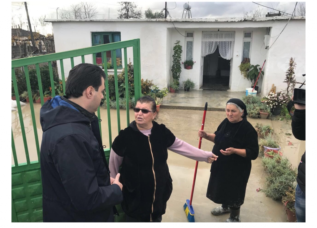 FOTO/ Basha në Ferras: Situata alarmante