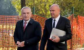 Manjani, Presidentit: “Ja ke fut kot plako”