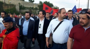 Si po e dirigjojnë nga Tirana Komisarët Politikë Vetëvendosjen