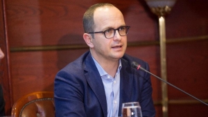 Reagon  ministri Bushati: Pse votuam kundër SHBA