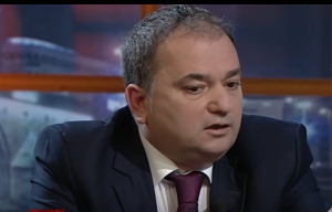 Gjergj Zefi:Protesta e opozitës, një përplasje hajdutësh