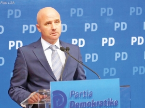 Deputeti i PD/Emërimet po i bën vetëm me 36 votat e partisë së “Saje Qorrit”!