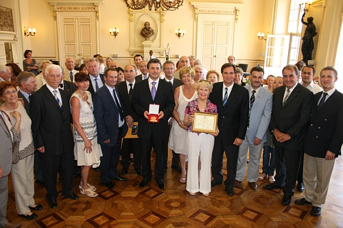 Meta i jep dekoratën “Nënë Tereza”, Sylviane Muselier