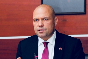 Manjani:Krye i pandehuri në detyrën e Kryeministrit ka nevojë për dhunë!