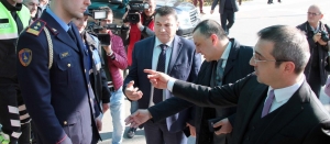 FOTO/ Njihuni  me 127 zyrtarët e policisë të akuzuar për lidhje me trafikun e drogës…