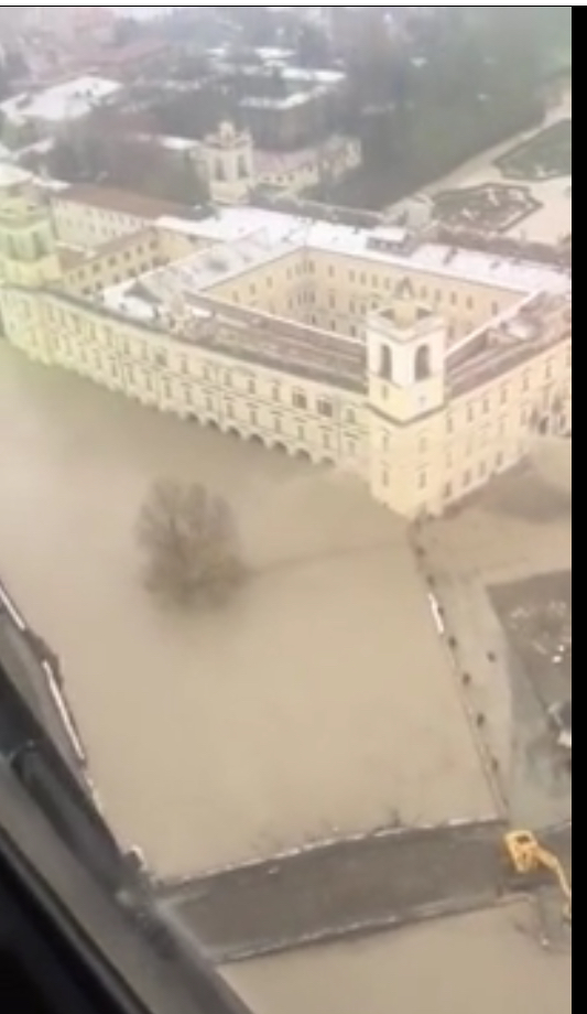 Përmbytje në Itali, lumi Enca del nga shtrati