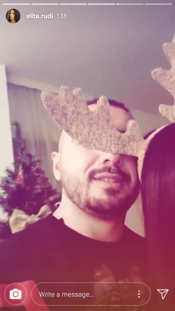 Nuk e kemi parë më parë! Çifti i njohur shqiptar sapo u puth në publik