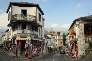 PËRMBYTJET/ 40 familje në rrezik për jetën në Gjirokastër