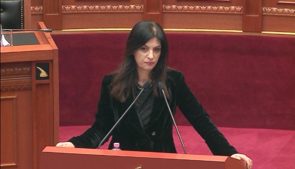 Arsyeja që e bën Jozefina Topallin të përlotet live…