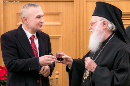 Nënshtetësia shqiptare/ Presidenti: Kryepeshkopi Janullatos i plotësonte të gjitha kriteret