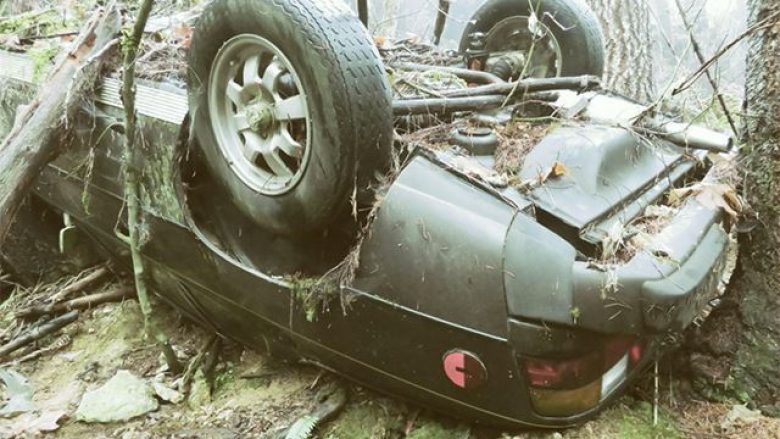 Një Porsche 924 e vjedhur para 26 vitesh, gjendet poshtë një shkëmbi