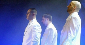Rikthehet “West Side Family”, dedikim prekës për Dr. Florin (VIDEO)