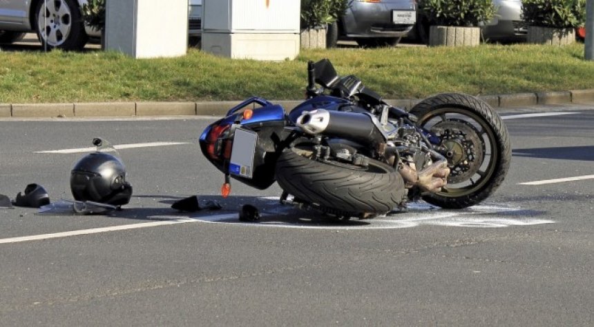Aksident me motor/ Humb jetën një 21-vjeçar