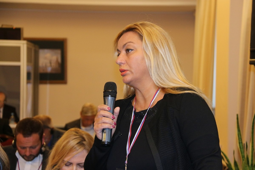 Albana Vokshi: Palmat e kryeministrit përmbytën autostradën!
