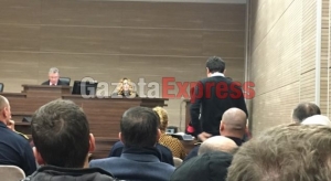 Albin Kurti dhe Donika Kadaj lirohen nga paraburgimi