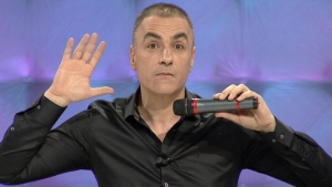 E shtyu se i mori kartonin/ Çani: Veprim i turpshëm