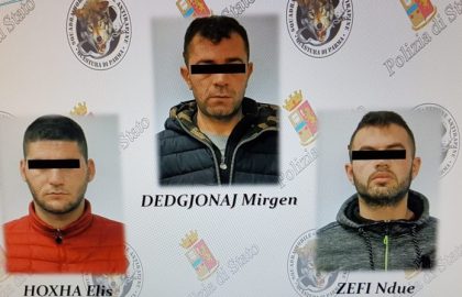 Facebook-u tradhëton të arratisurin/ Bashkë me të në pranga dhe dy shqiptarë