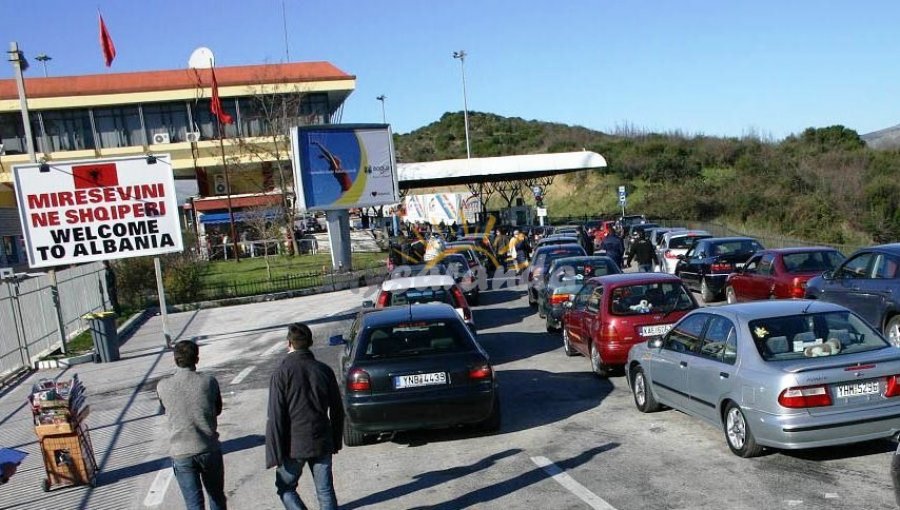 Kthimi i emigrantëve për festa, AMF: Mos blini polica pa hyrë në Shqipëri të plotësuara me dorë
