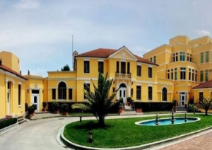 Ambasada e SHBA jep udhëzime për vizat amerikane dhe pret pyetje nga qytetarët në Fb