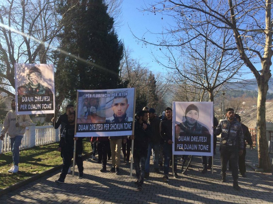 FOTO/ Shkodranët në protestë, kërkojnë drejtësi për vrasjen e Florencit
