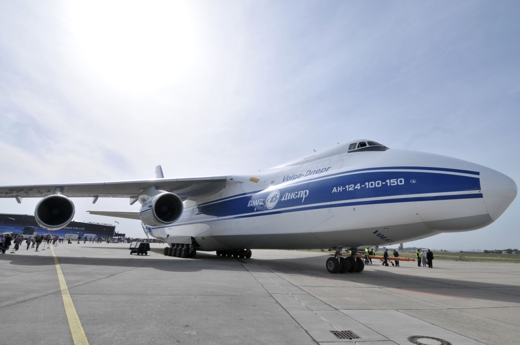 Anulohen fluturimet nga Rinasi, avionët ulen në Itali e Shkup