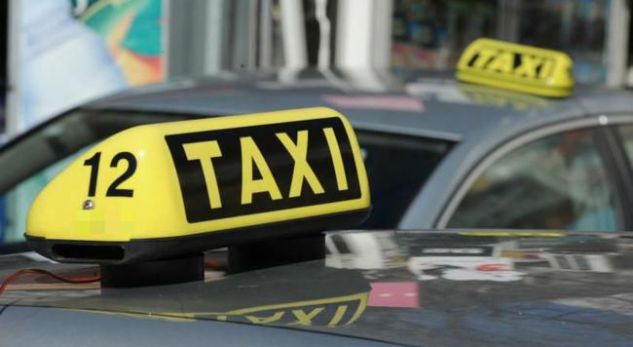 Taksisti shqiptar rrëfen momentet e dhunës: Më futën në bagazhin e makinës sime
