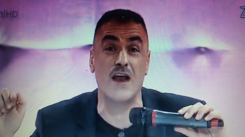 Ishte i detyruar! Arian Çani zbulon arsyen pse doli me mustaqe në emision