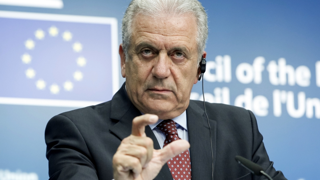 Avramopoulos: Shqipëria ka më shumë azilkërkues, duhet luftuar droga dhe krimi…