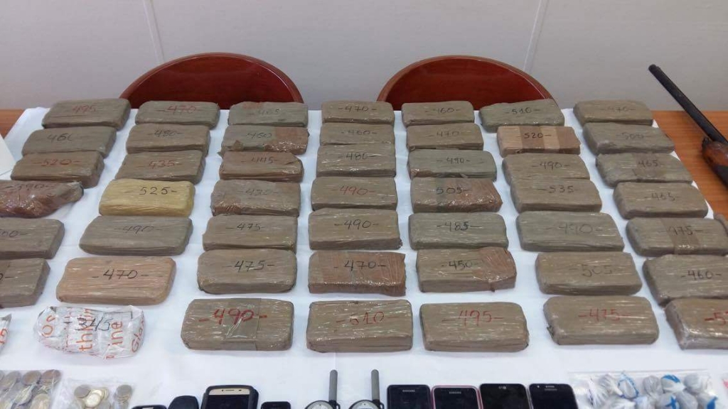 U kap me 650 euro dhe marijuanë/ Arrestohet i riu shqiptar