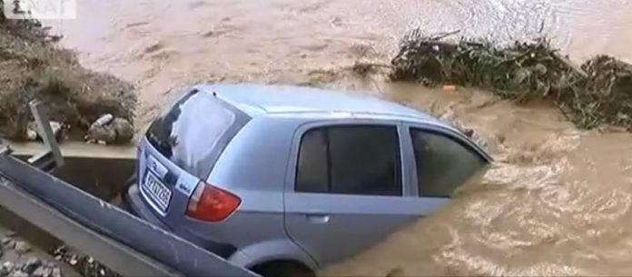 Katastrofë tek ‘Benzi’ në autostradë. Ja çfarë po ndodh