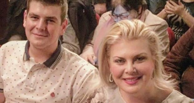“Drita e syve të mi”….