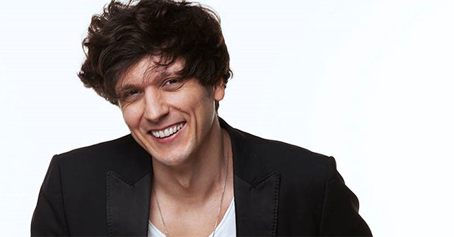 Këngëtari shqiptar nuk “mposhtet”/Përsëri në Sanremo 2018 për të fituar vëndin e parë