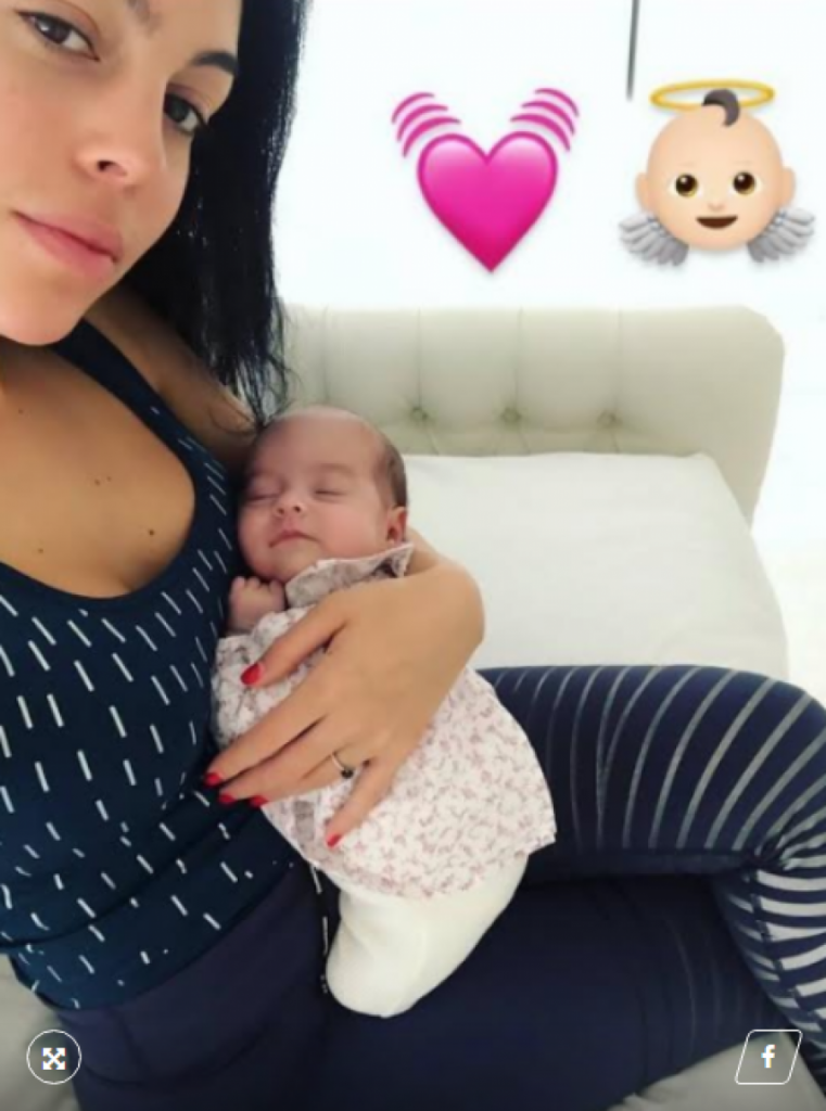FOTO/ ‘E dua shumë’, e dashura e Cristiano Ronaldos rrëmben sërish vëmendjen e të gjithëve
