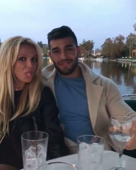 Britney Spears tregon shtëpinë luksoze në L.A/ Zbulon të dashurin e ri