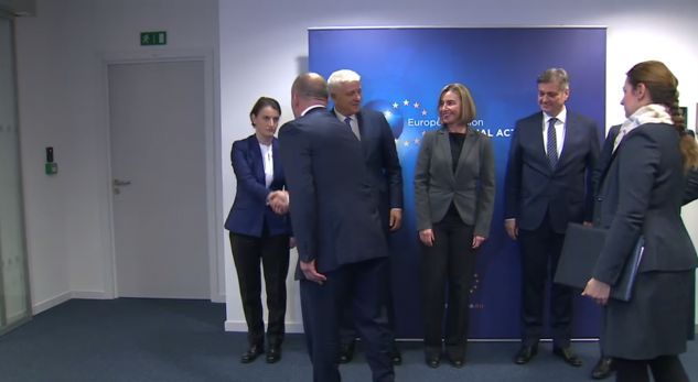 Haradinaj përshëndeti kryeministren serbe me “Dobro vece”, ajo nuk ia ktheu