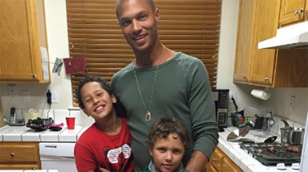 Nga burgu drejt pasarelave të modës/ Suksesi i Jeremy Meeks